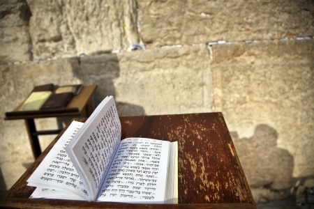 תמונת סוגיות באמונת המקרא